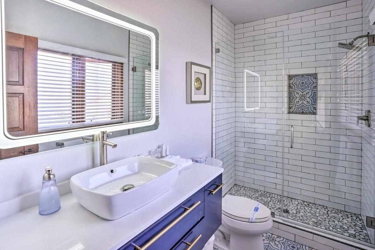 Quiet Avalon Getaway Villa With Ocean View And Balcony Esterno foto